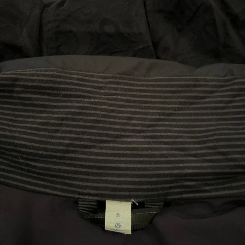 Lululemon Raindrop Jacket - Picture 9 of 10